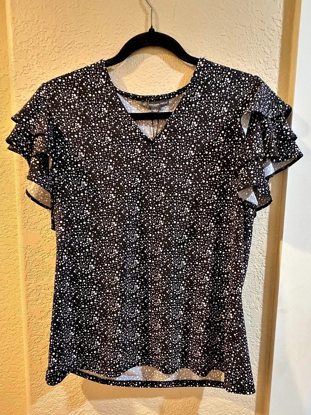 Adrianna Papell Triple Flutter Sleeve V-Neck Top Black & White Small NWT
